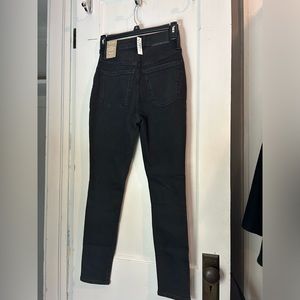 W24 curvy petite madewell skinny jeans. Never worn, tags still on.